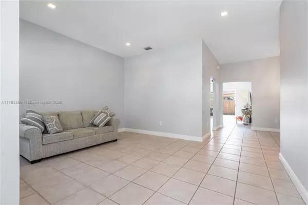 Davie, FL 33325,284 Royal Cove Way