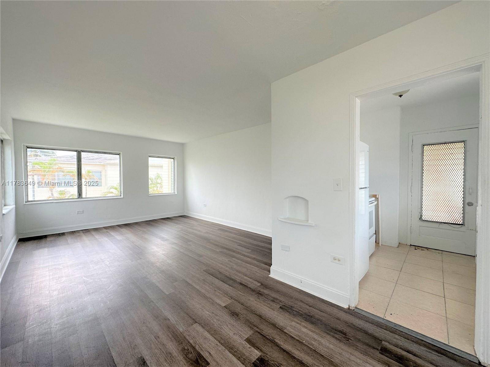 Miami Beach, FL 33141,1910 Biarritz Dr #4