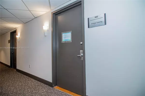 Miami, FL 33145,2100 SW 22nd St #302