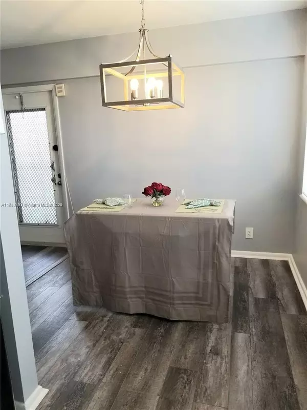 Boca Raton, FL 33434,285 Fanshaw G #285 G