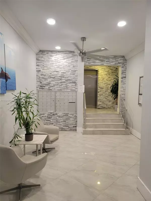 Fort Lauderdale, FL 33316,2900 Banyan St #303