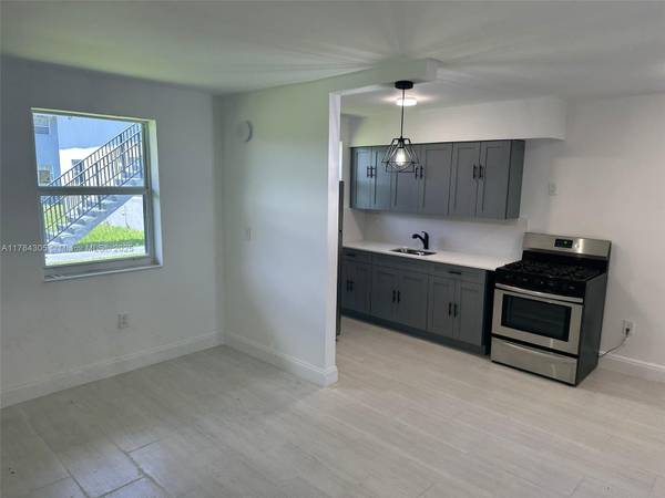 4300 SW 67th Ave #11, Miami, FL 33155