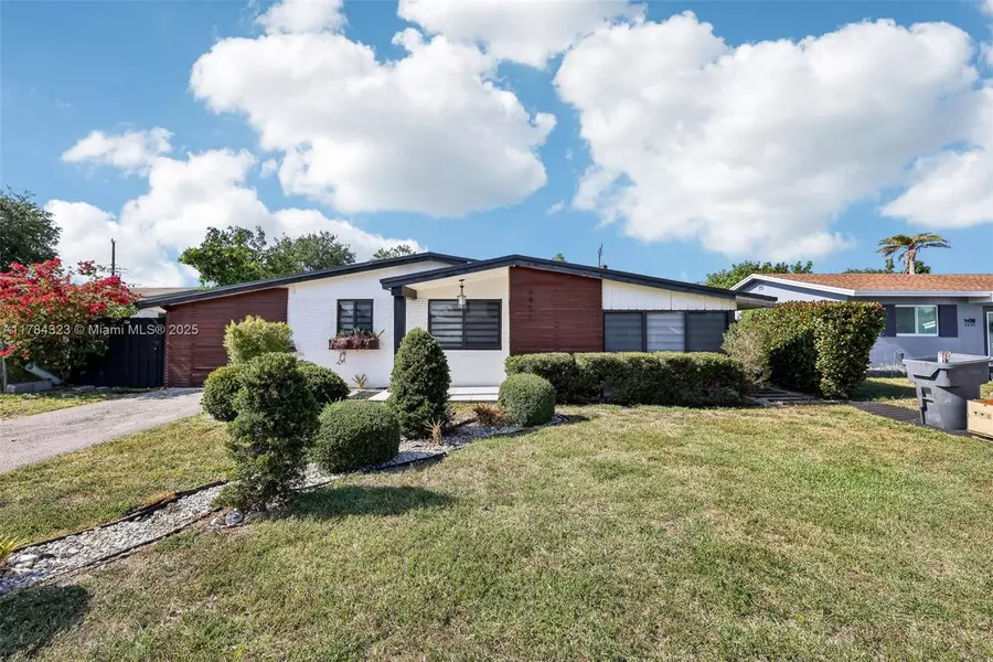 6451 Coolidge St, Hollywood, FL 33024