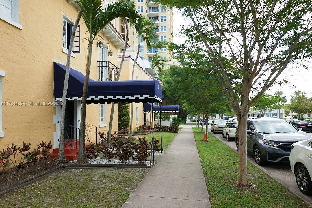 Coral Gables, FL 33134,124 Mendoza Ave #3