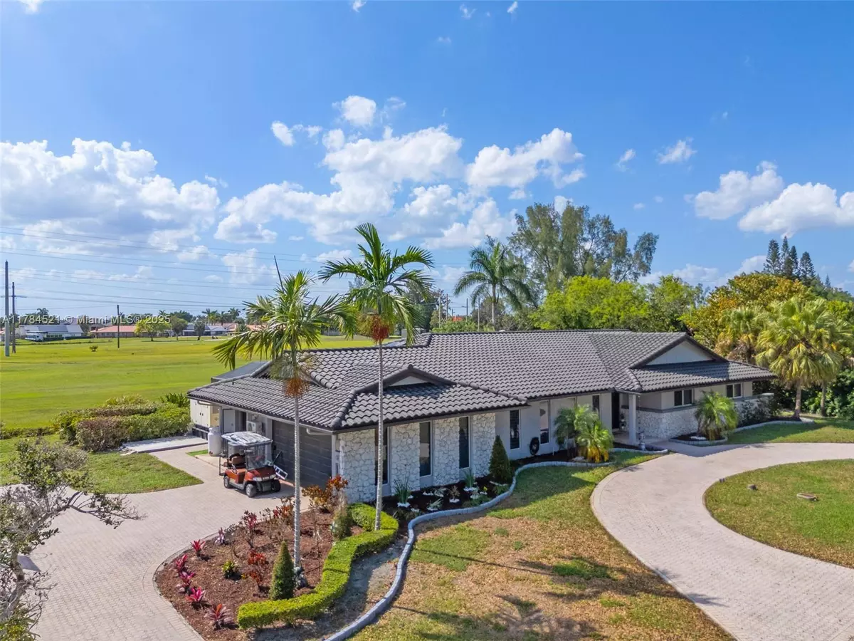 Hialeah, FL 33015,19640 W Saint Andrews Dr