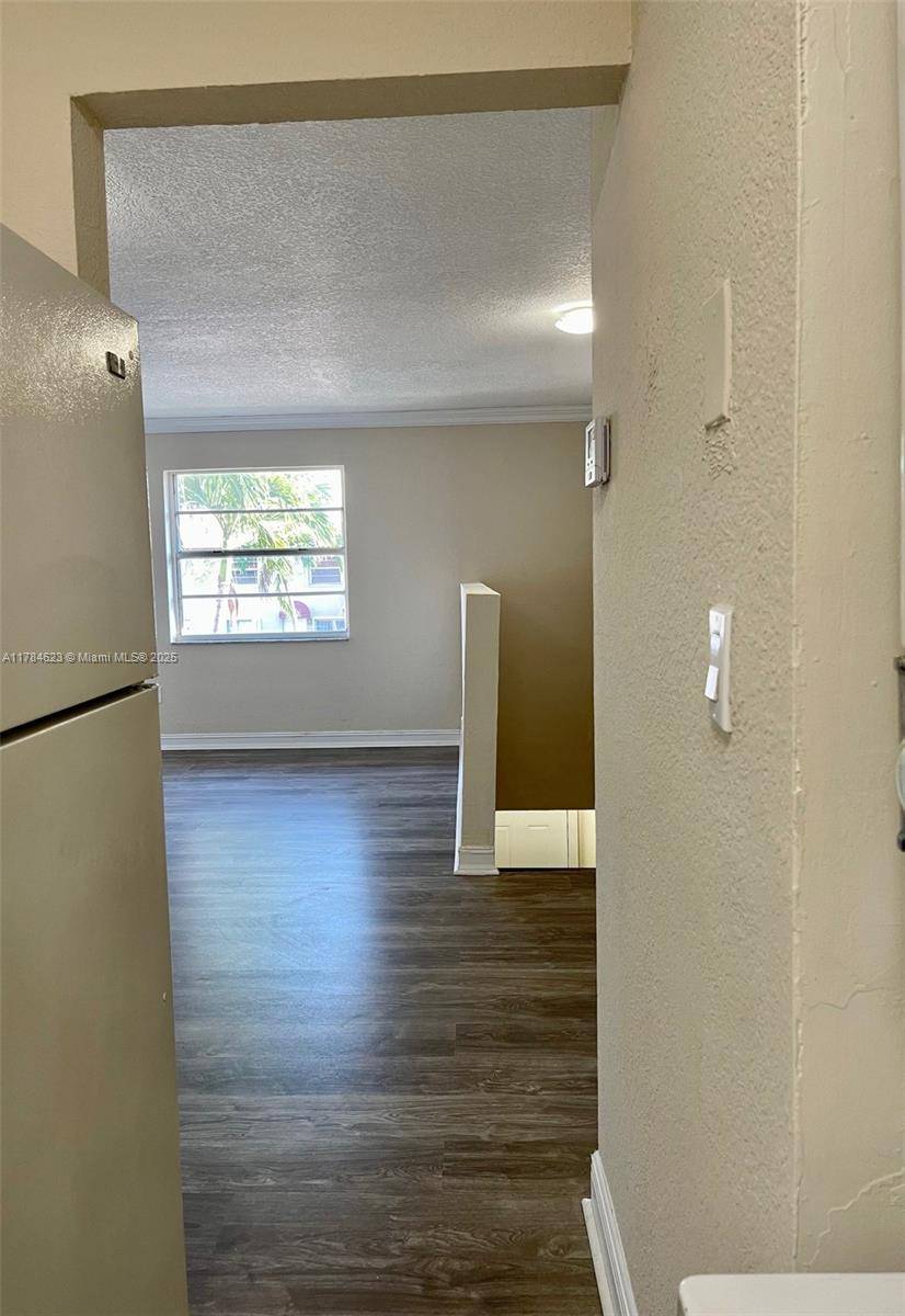 Miami, FL 33193,15270 SW 80th St #7