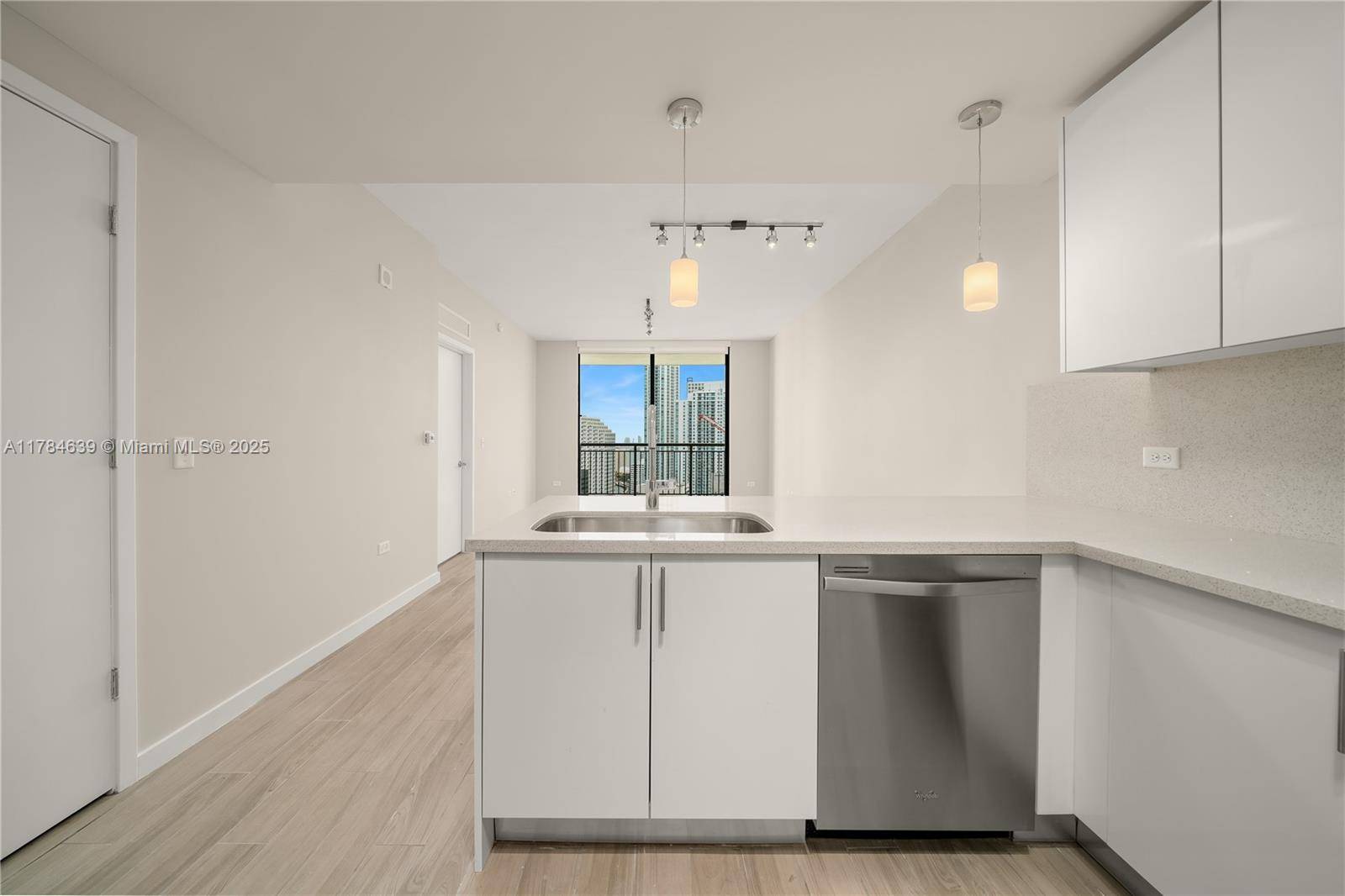 Miami, FL 33130,999 SW 1st Ave #3010