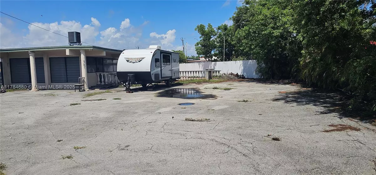 Hialeah, FL 33010,761 E Okeechobee Rd