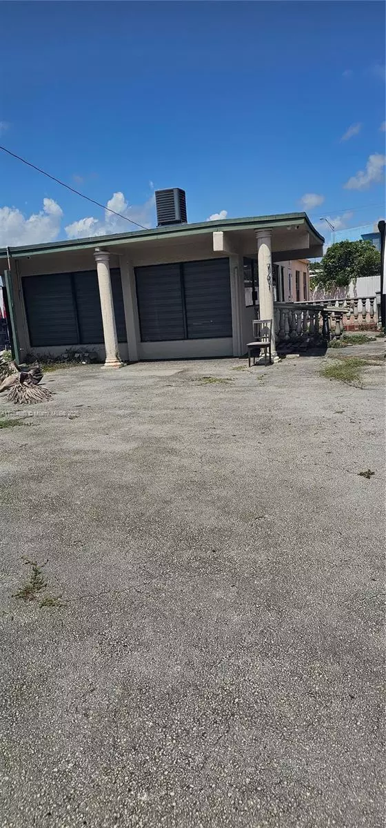 Hialeah, FL 33010,761 E Okeechobee Rd