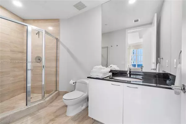 Sunny Isles Beach, FL 33160,15811 Collins Ave #1707
