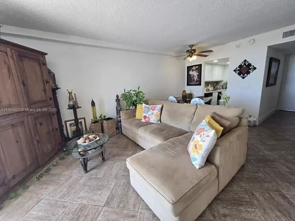 North Miami, FL 33181,2350 NE 135th St #1409