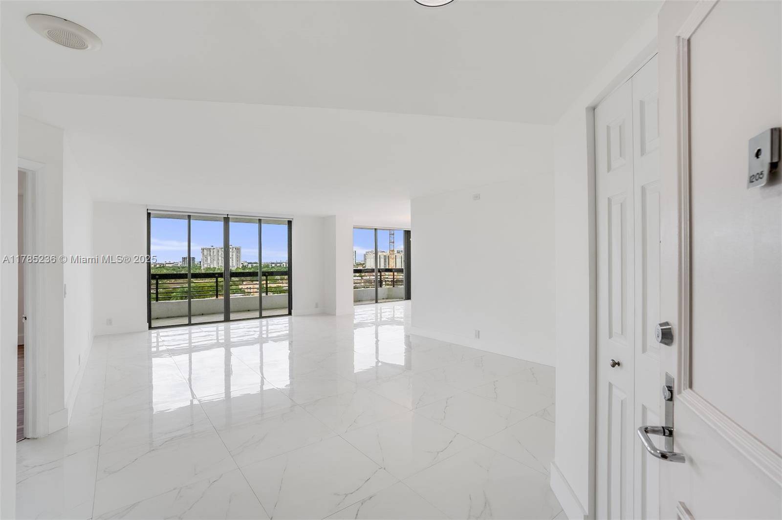 Aventura, FL 33180,3500 Mystic Pointe Dr #1205