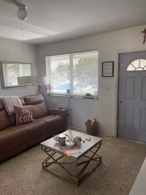 Miami, FL 33165,3430 SW 105th Ave