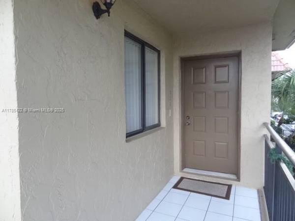Weston, FL 33326,342 Lakeview Dr #105