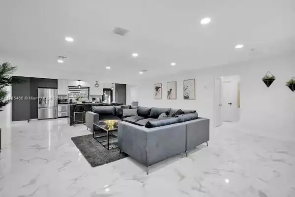 Hollywood, FL 33019,914 N 13th Ave