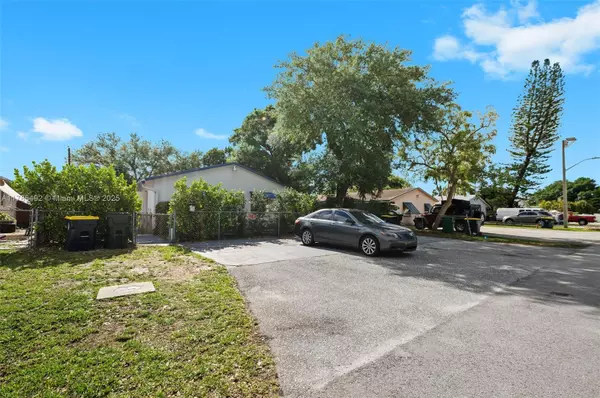 Dania Beach, FL 33312,5120 SW 26th Ave
