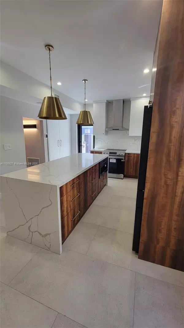 Miami, FL 33135,1746 SW 12th St #1746