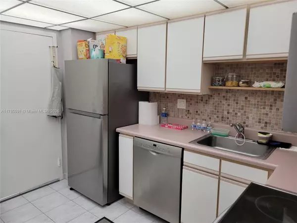 Sunny Isles Beach, FL 33160,251 174th St #1208