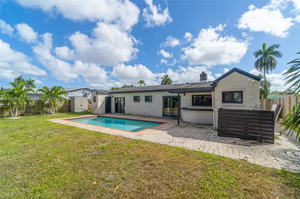 Hollywood, FL 33024,6961 Scott St