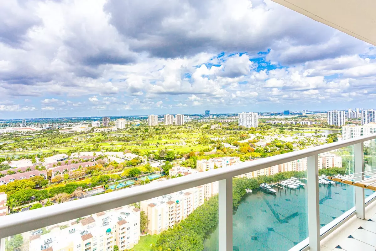 Aventura, FL 33180,19500 Turnberry Way #PH - C