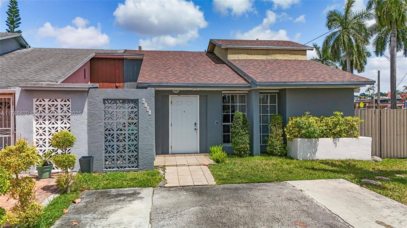 9701 SW 1st St, Miami, FL 33174