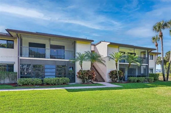 Delray Beach, FL 33484,15492 Lakes Of Delray Blvd #205