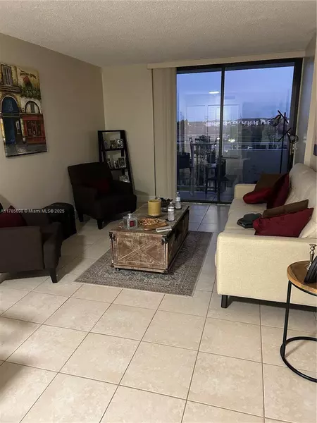 8251 NW 8th St #505, Miami, FL 33126