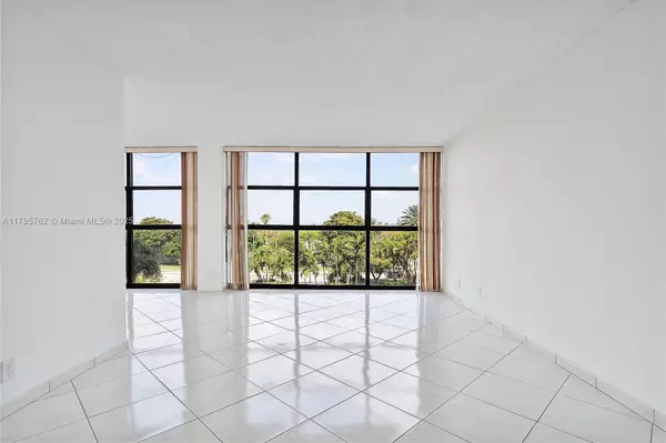 Hallandale Beach, FL 33009,600 Parkview Dr #525