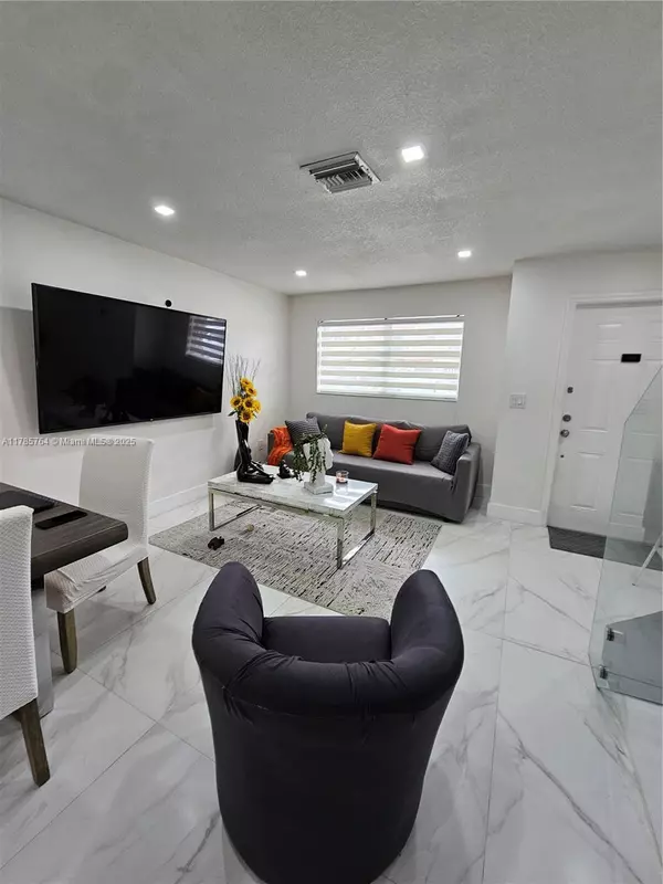 Miami, FL 33183,6435 SW 130th Ave #302