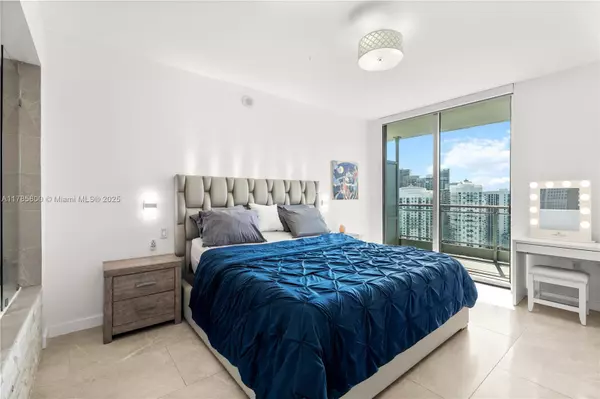Miami, FL 33130,90 SW 3rd St #4301