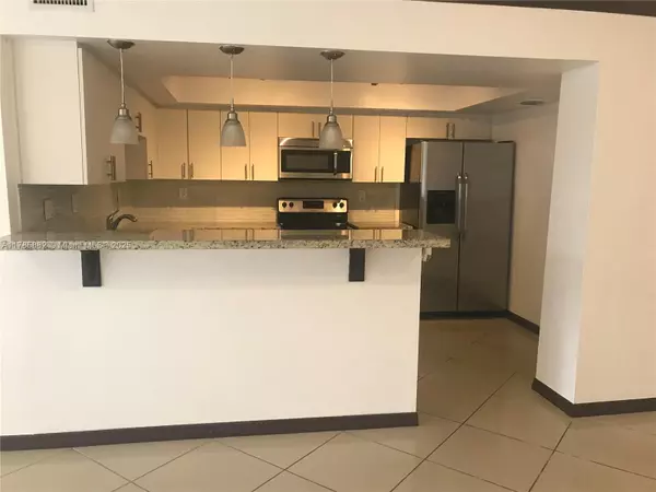 800 Parkview Dr #102, Hallandale Beach, FL 33009