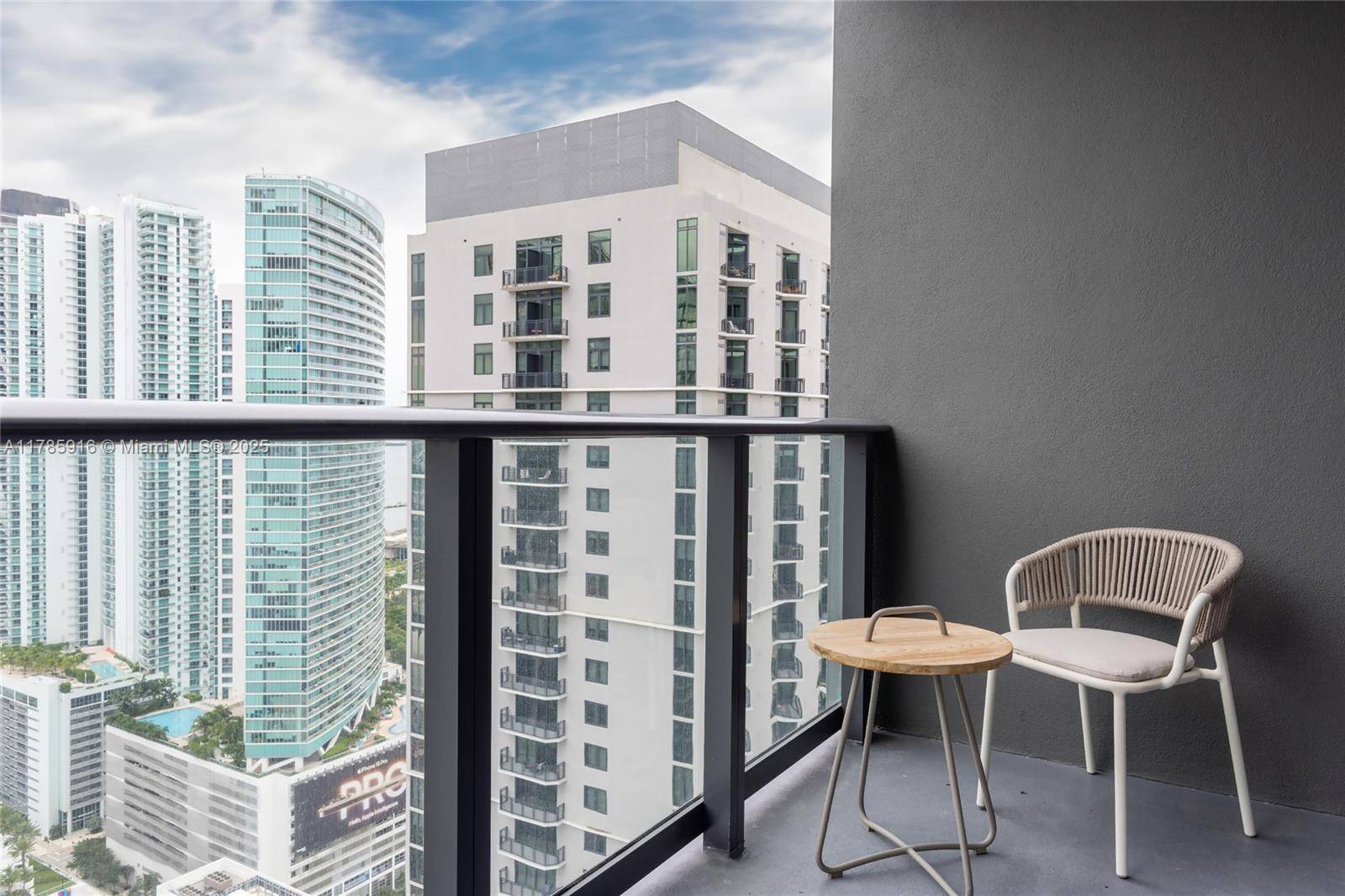 159 NE 6TH ST #3701, Miami, FL 33132