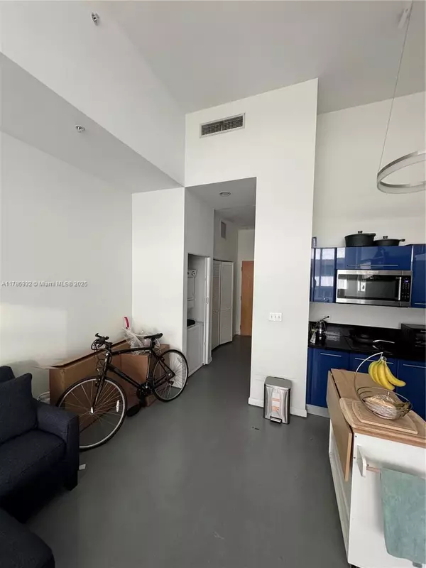 Miami, FL 33132,253 NE 2nd St #324