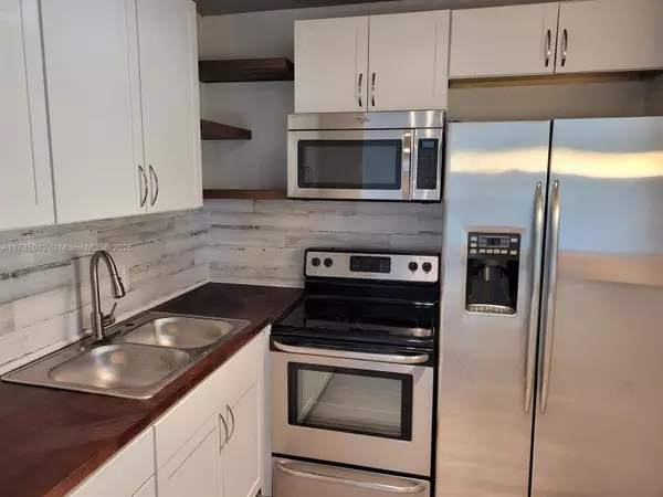 West Palm Beach, FL 33417,14 Salisbury A #14