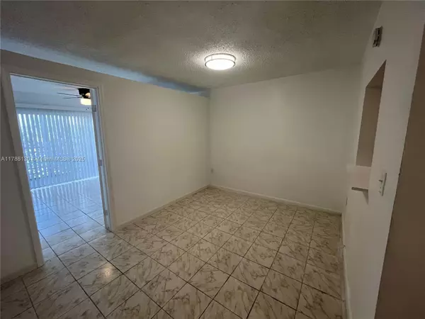 Lauderdale Lakes, FL 33311,3710 NW 21st St #211