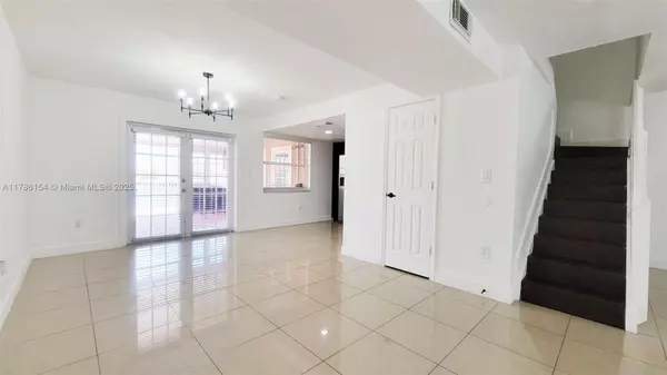Hialeah, FL 33016,5320 W 26th Ave #108