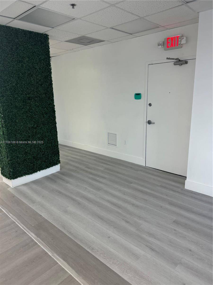 North Miami, FL 33181,12550 Biscayne Blvd #500-505