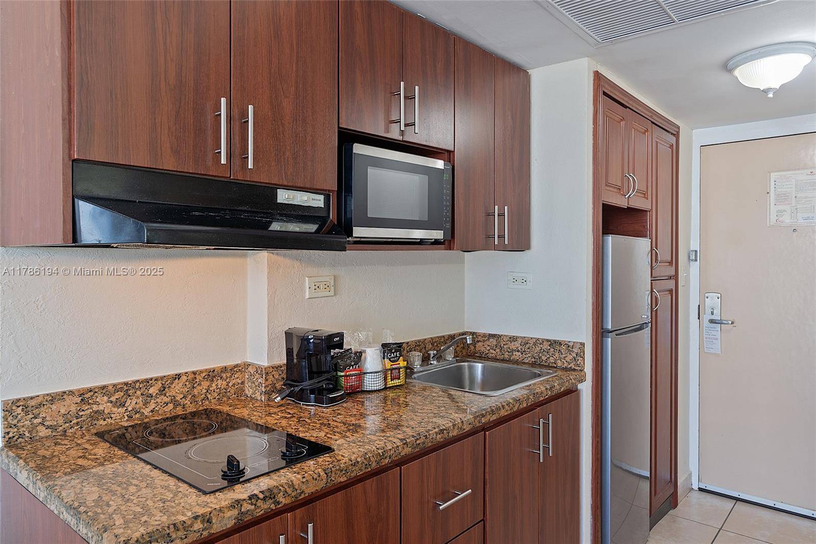 Sunny Isles Beach, FL 33160,19201 Collins Ave. #1034