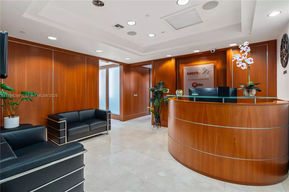 Miami, FL 33131,1110 Brickell Ave #515