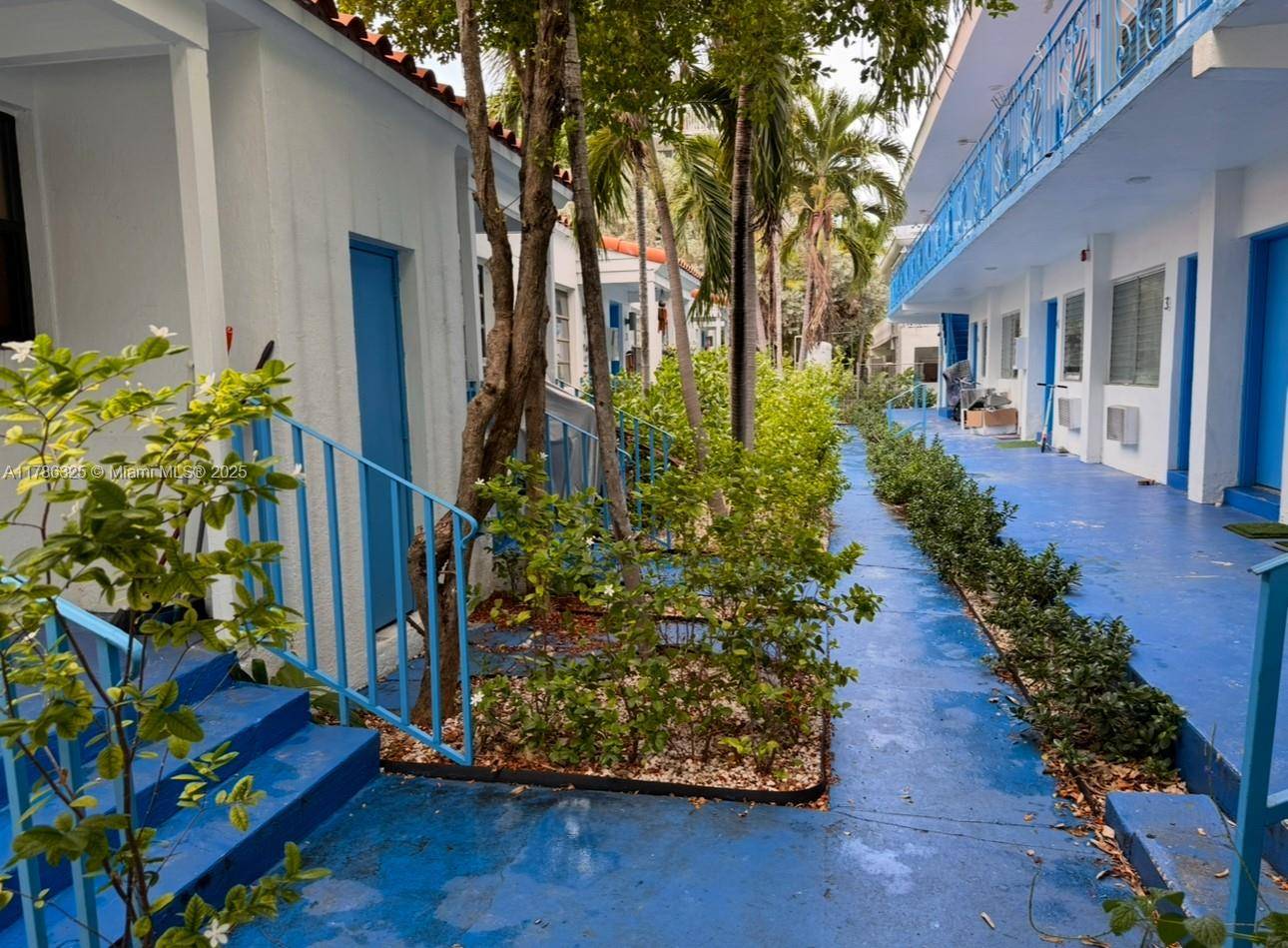 Miami Beach, FL 33141,7725 Byron Ave #2