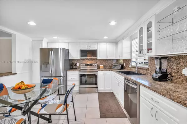 Pembroke Pines, FL 33025,281 S Hollybrook Dr #106