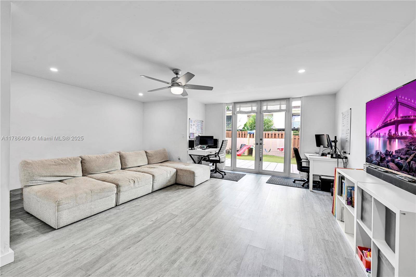 Miami, FL 33183,14145 Kendale Lakes Cir