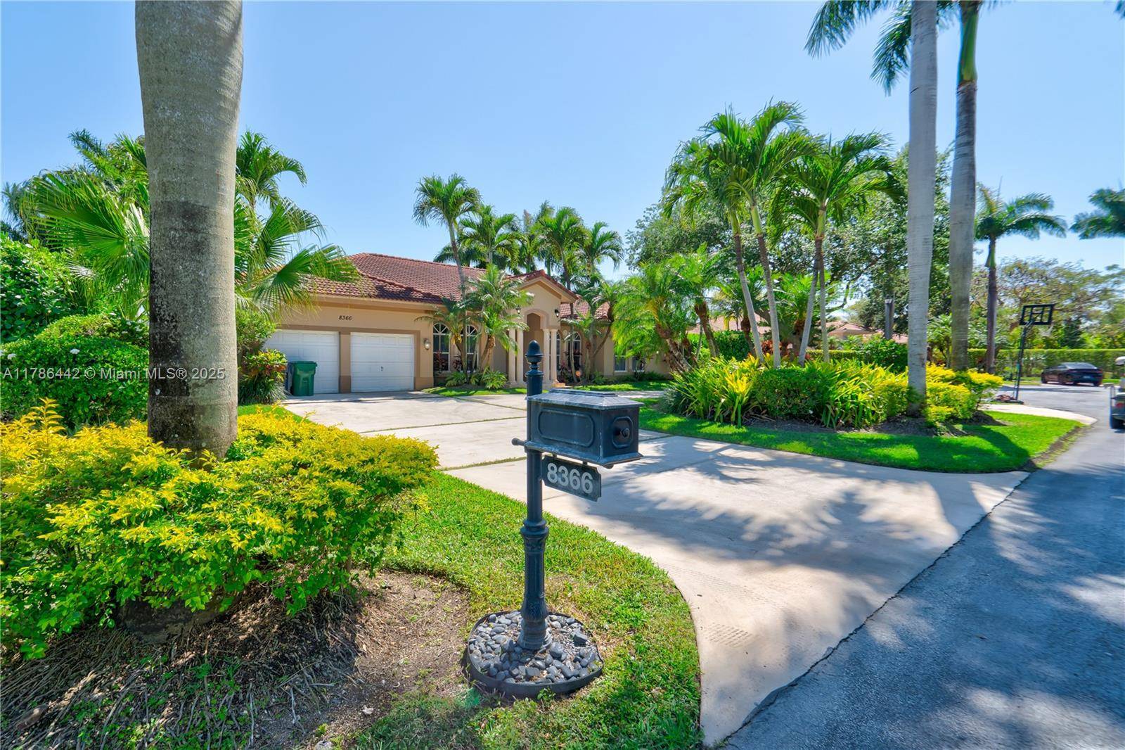 Cutler Bay, FL 33157,8366 SW 193rd St