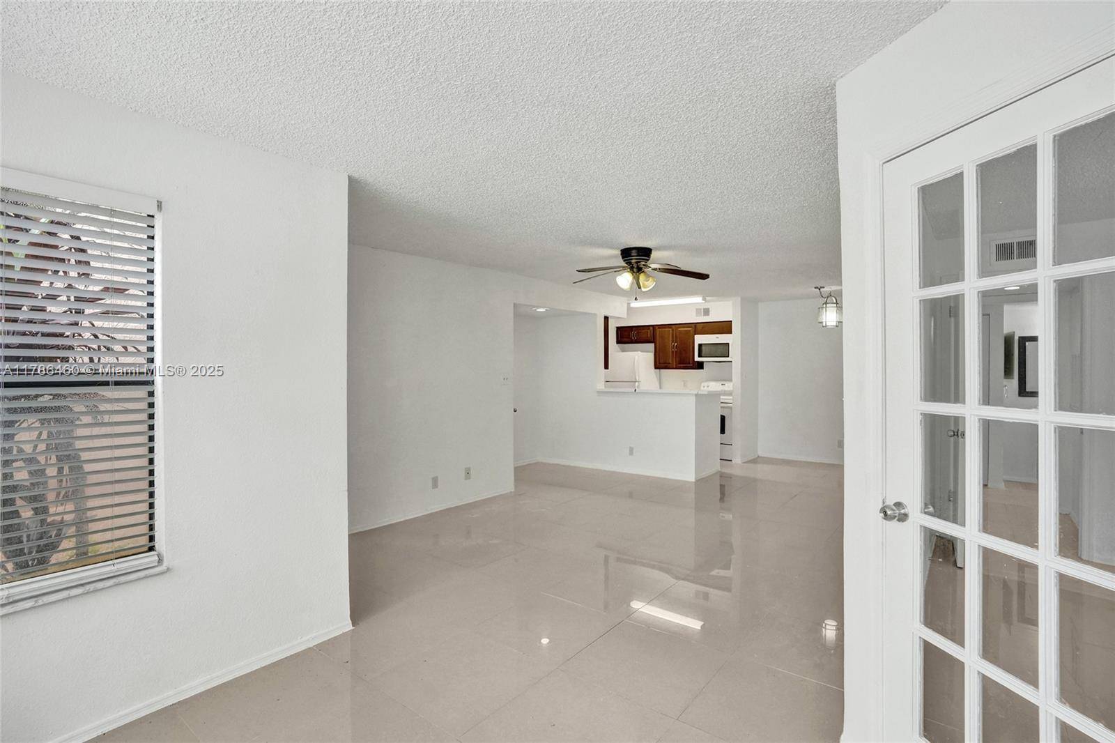 Davie, FL 33328,2946 S University Dr #7108
