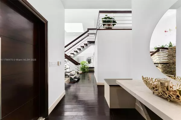 Miami, FL 33176,8820 SW 104th St