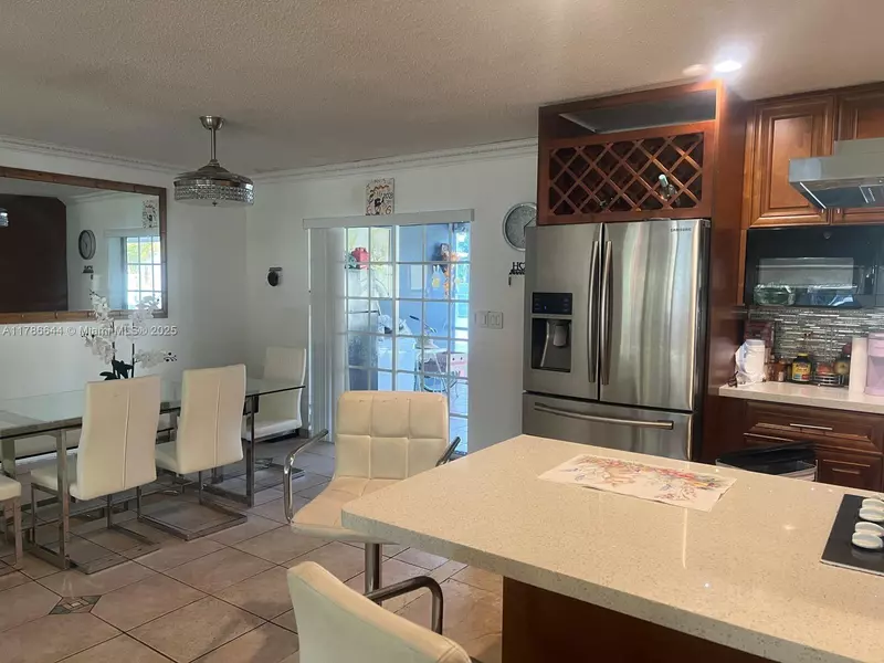 5001 Madison St, Hollywood, FL 33021