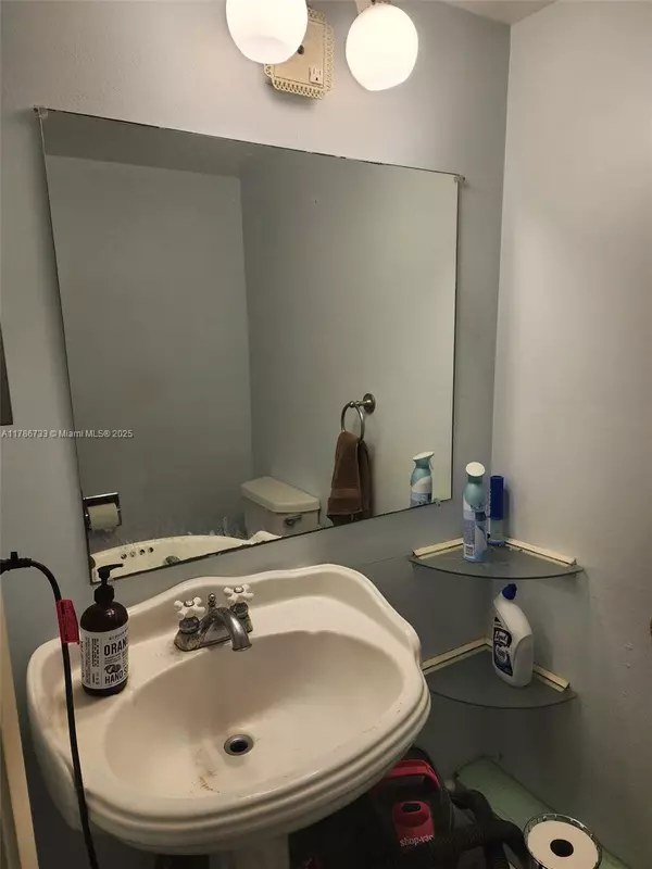 Other City - In The State Of Florida, FL 32937,210 QUEENS CT