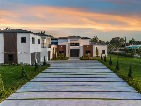 Plantation, FL 33323,11570 NW 12th St