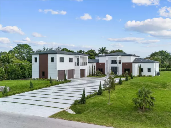 Plantation, FL 33323,11570 NW 12th St