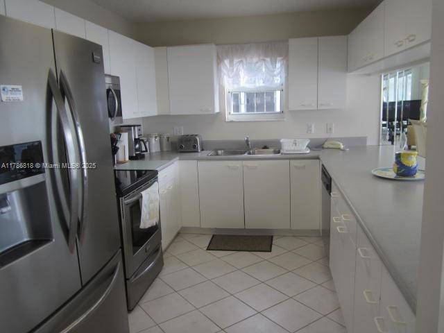 Sunny Isles Beach, FL 33160,Address not disclosed